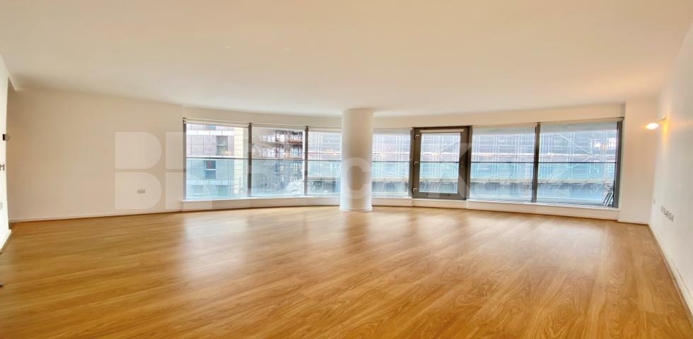 			VIRTUAL TOUR AVAILABLE!, 1 Bedroom, 1 bath, 1 reception Apartment			 Thames Path (NE Extension), Canary Wharf / Isle Of Dogs
